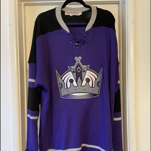 Los Angeles Kings sweater XXL. Vintage style. Kings crown logo.